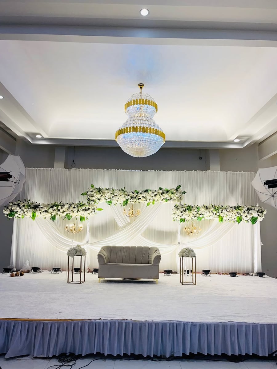 Lovely romantic setup in Surat (Setup 44)