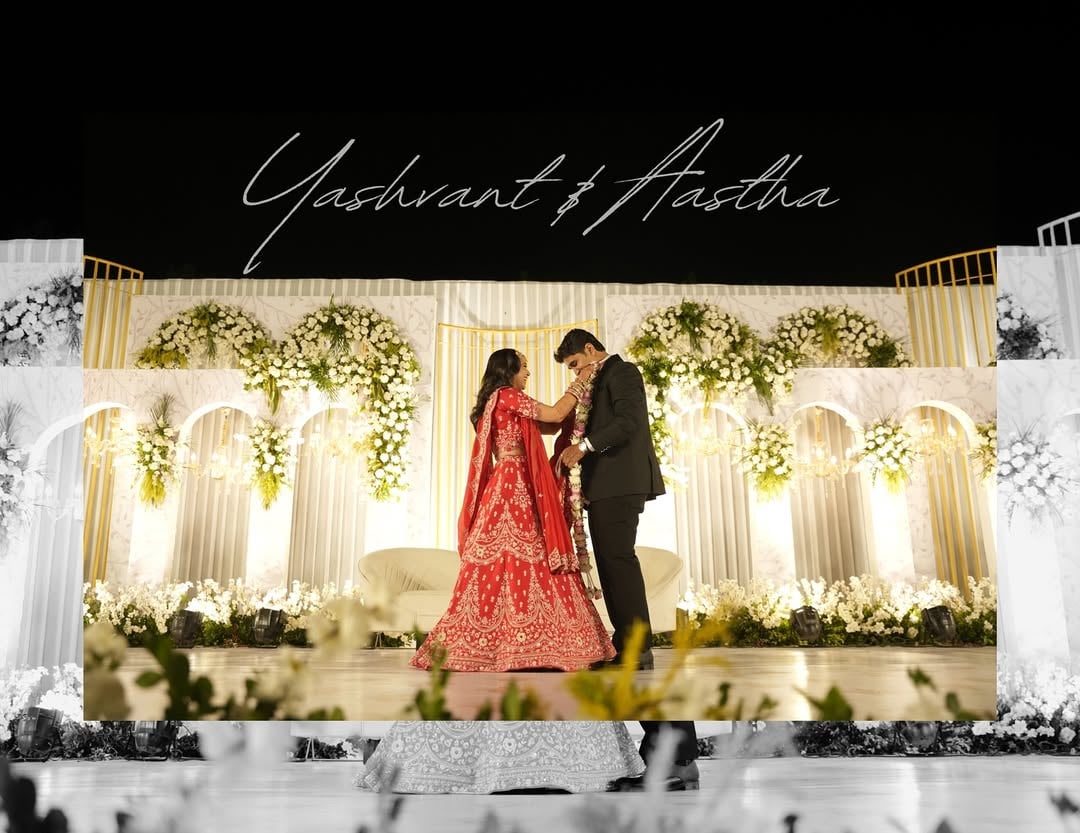 Grand reception floral arrangement in Surat (Reception Theme 9)