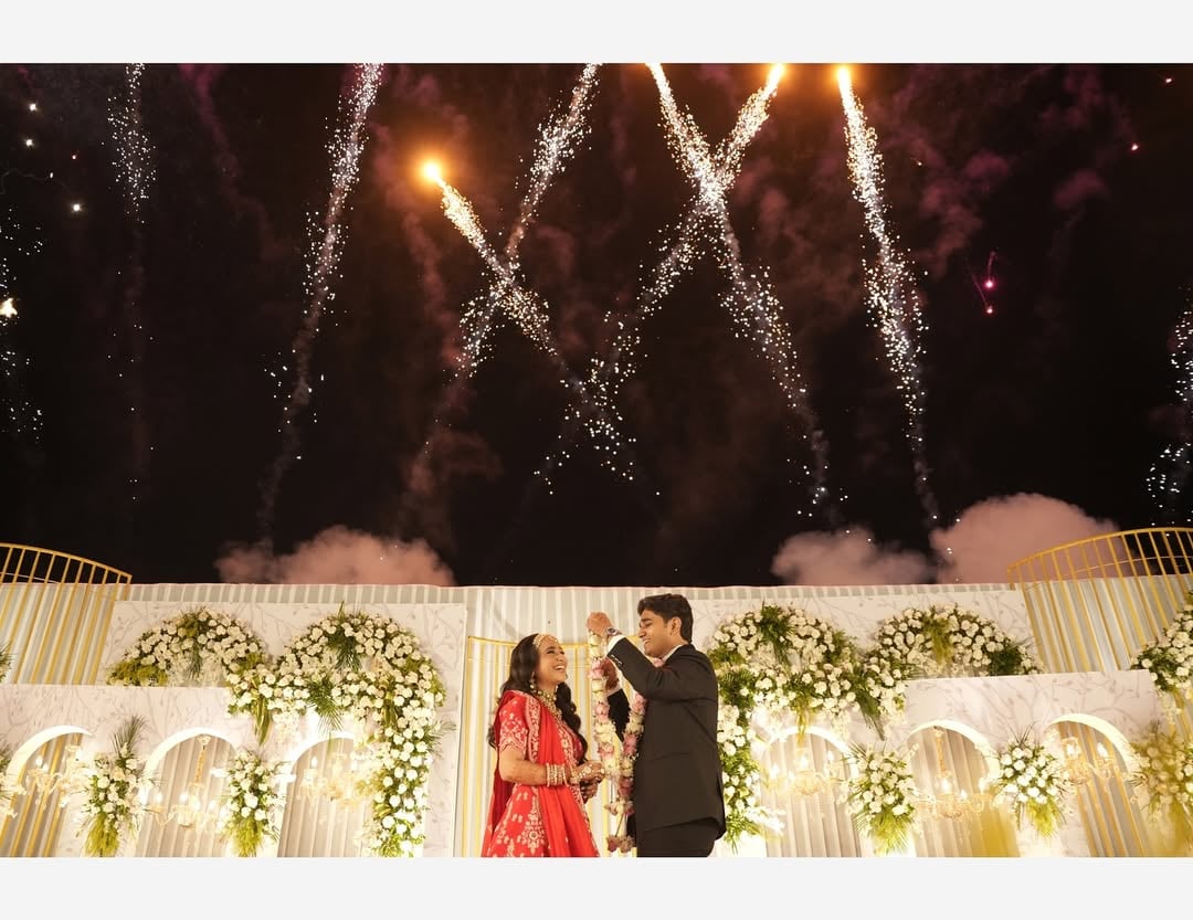 Floral varmala floral backdrop in Surat (Varmala Stage 21)